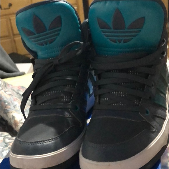 Dope Retro Adidas - Picture 4 of 5